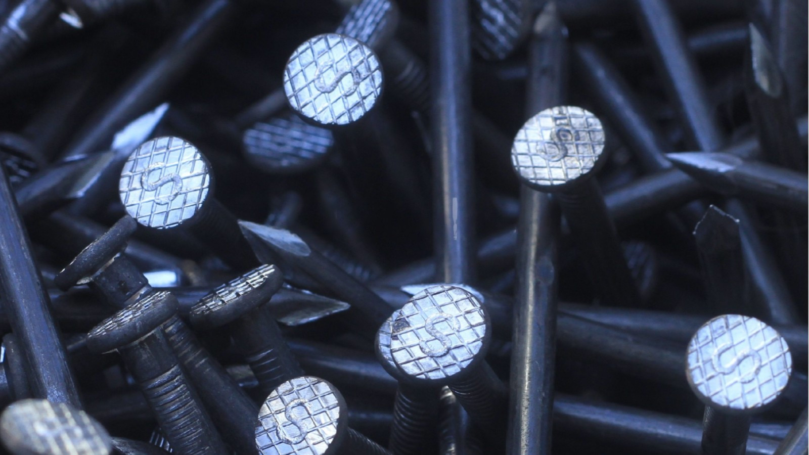 Assorted STEEL&TUBE S-nails per Kg