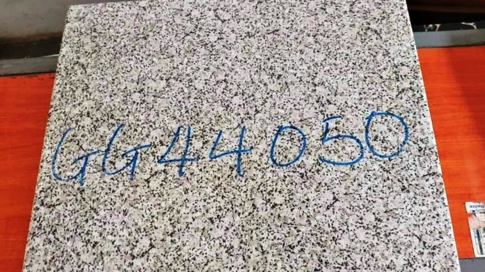 GG44050 40x40 Floor Tile