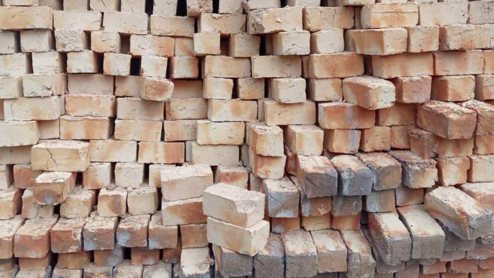 Clay bricks Etafaali lye Bbumba